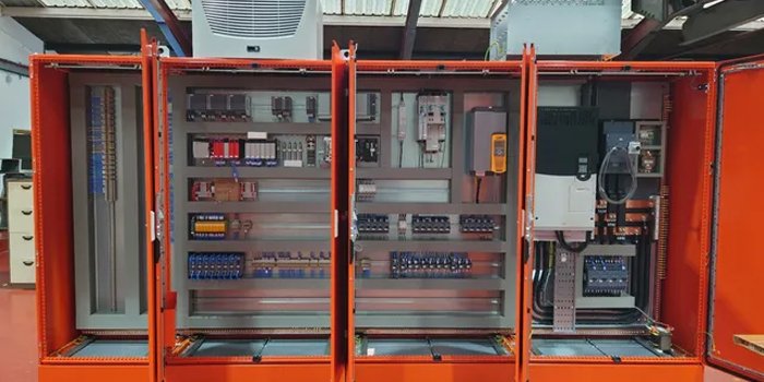 Exporter of APFC Panel